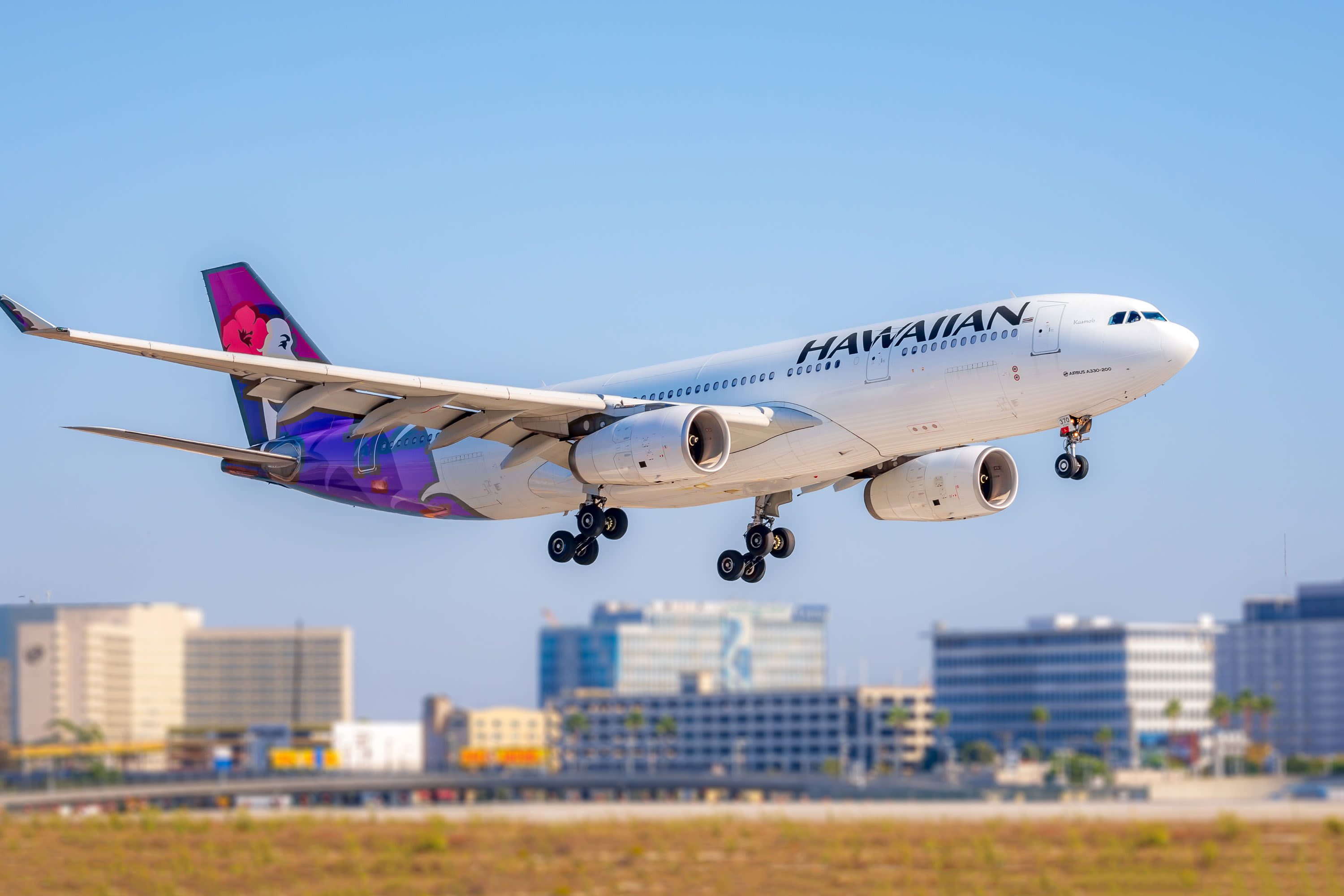 Is there a cancellation fee for cancelling a flight on Hawaiian Airlines?