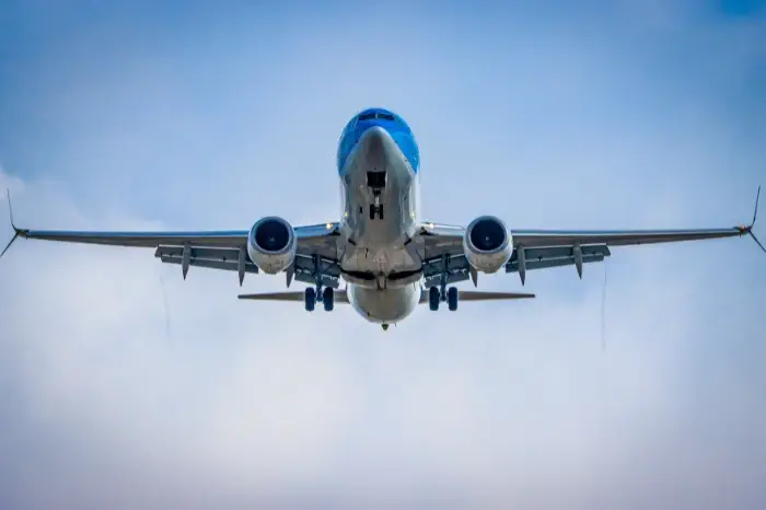 ¿Cómo conseguir el vuelo barato de KLM a España?