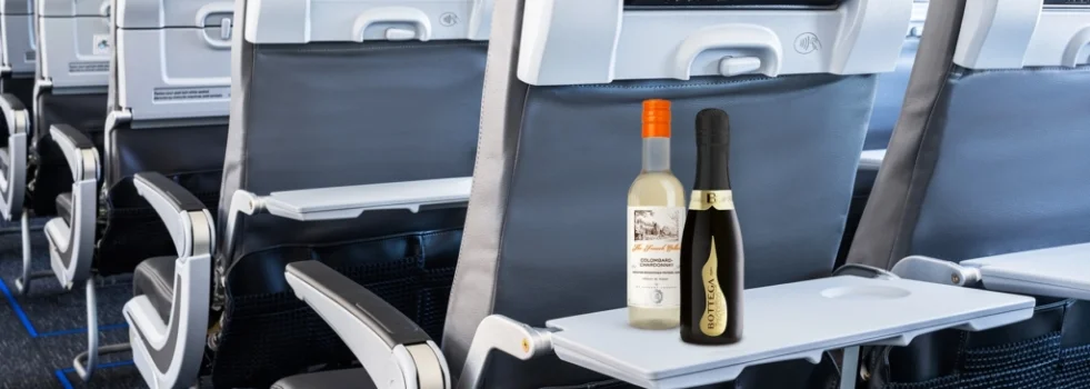 Does United Airlines allow alcohol in carry-on?